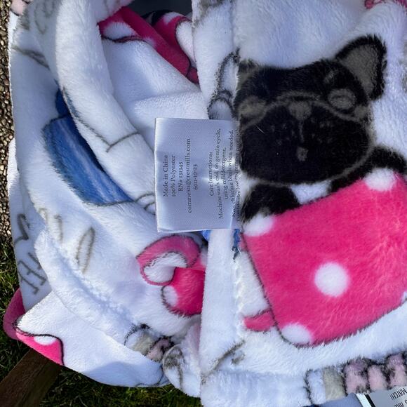 Pickle and Dot Frenchie Dog Coffee Lovers Mugs White Throw Blanket 60" x 70" NEW - Picture 10 of 10